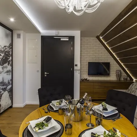 Luksusowy Apartament W Sercu Tatr Czarny Staw Apartment *